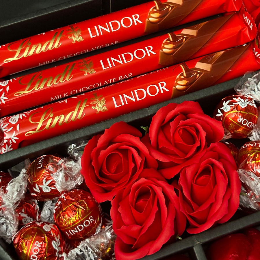 【last one ours £1.99】lindt lindor signature chocolate bouquet with red roses 【last one ours £1.99】lindt lindor signature chocolate bouquet with red roses