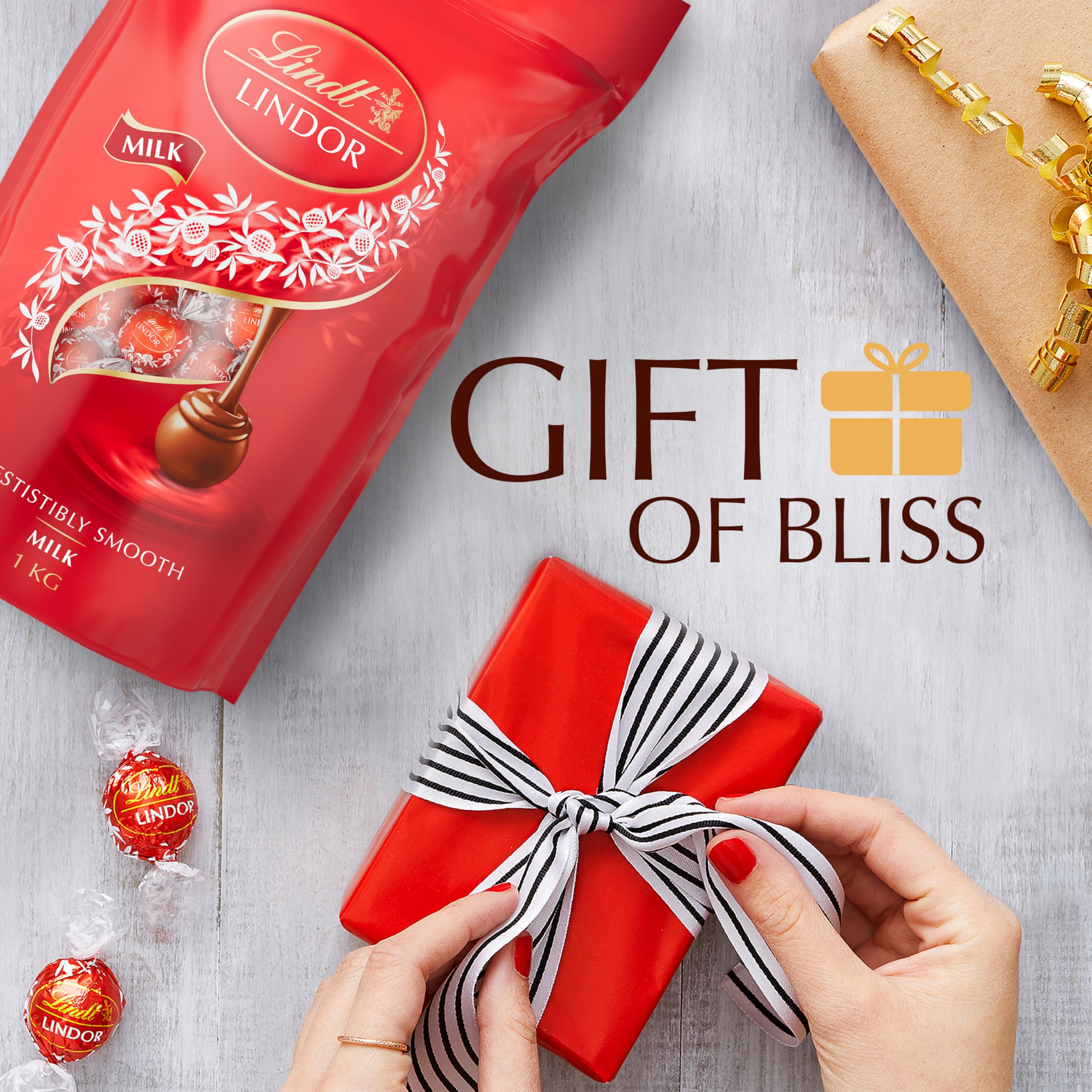 lindt lindor milk chocolate truffles – 1kg bag (approx. 80 balls) – smooth filling – christmas, gift, birthday, congratulations, sharing treat lindt lindor milk chocolate truffles – 1kg bag (approx. 80 balls) – smooth filling – christmas, gift, birthday, congratulations, sharing treat