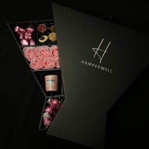 【last one ours ￡1.99】lindt lindor & yankee candle signature chocolate bouquet with pink roses