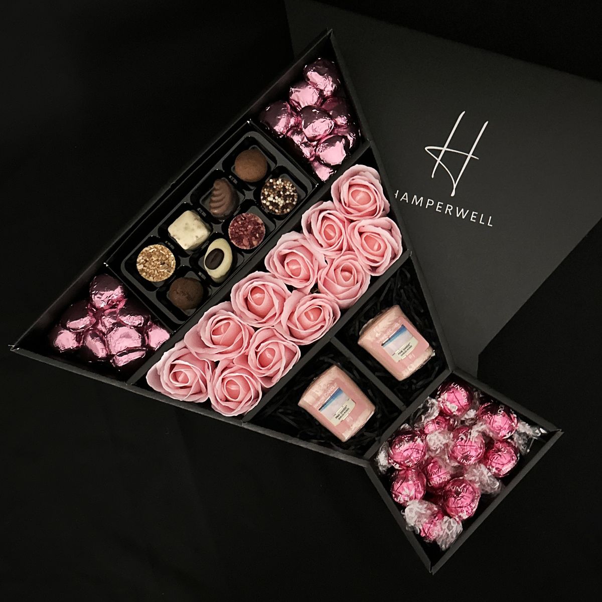 【last one ours £1.99】lindt lindor & yankee candle signature chocolate bouquet with pink roses 【last one ours £1.99】lindt lindor & yankee candle signature chocolate bouquet with pink roses